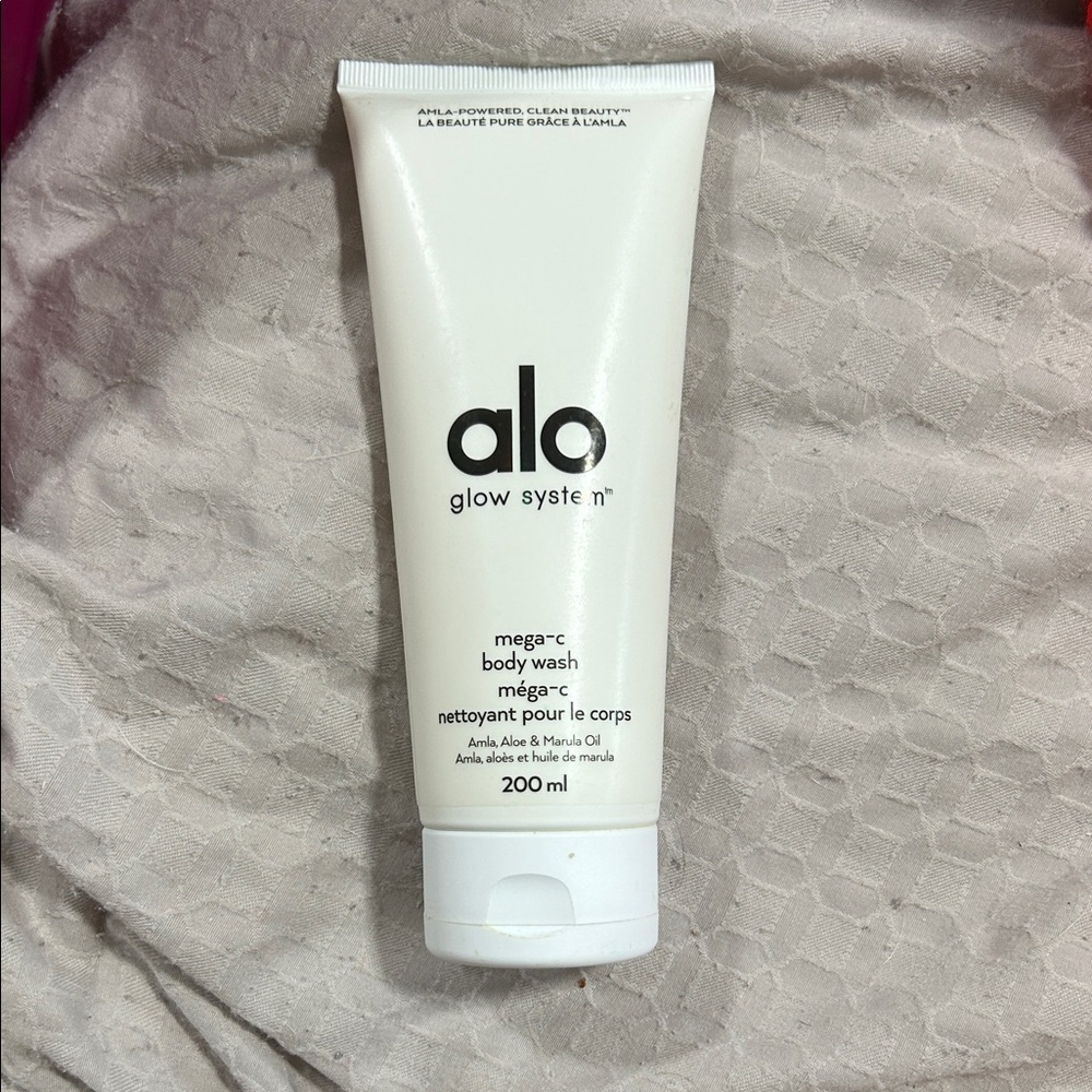 ALO Yoga Glow System Mega-C Body Wash - Cream